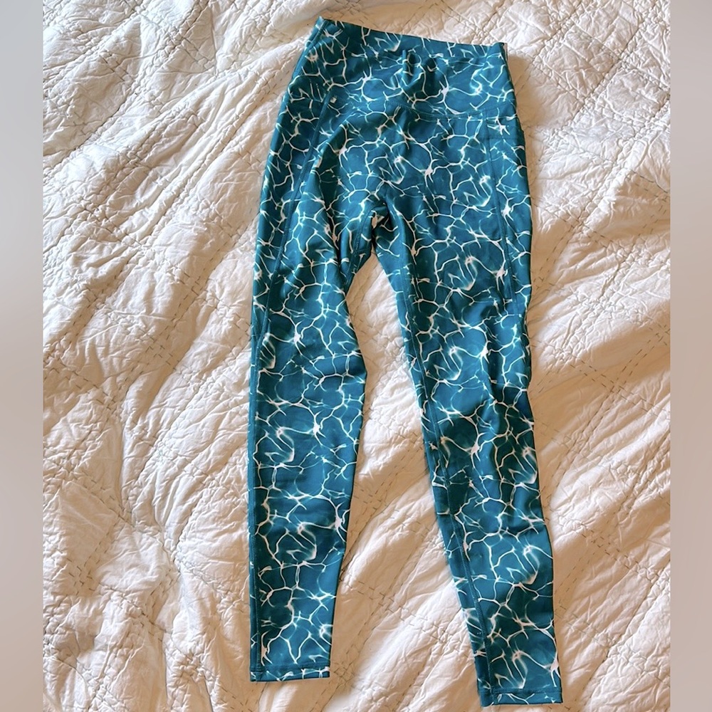 Medium BuffBunny leggings in excellent condition.